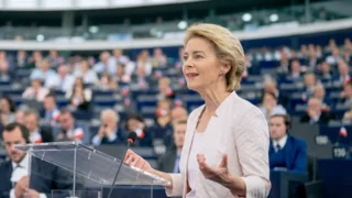 Občanku, prosím: EU mění od roku 2027 pravidla pro hotovost, platby nad 75&nbsp;000&nbsp;Kč&nbsp;se bez dokladu neobejdou
