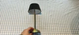 Bezdrátová stolní lampa z&nbsp;Actionu za 100&nbsp;Kč: Atmosféra jako v&nbsp;luxusní restauraci (Recenze a&nbsp;test)