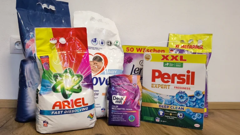 Ani Persil, ani Ariel. Z&nbsp;testu prášků 2026 bych si vybrala Denkmit, pokud bych měla dm poblíž. Chválím vlastnosti