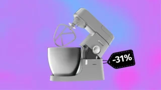 Sleva dne: Kuchyňský robot Kenwood Chef XL pořídíte o&nbsp;31&nbsp;%&nbsp;levněji, v&nbsp;balení najdete mlýnek, struhadla i&nbsp;mixér