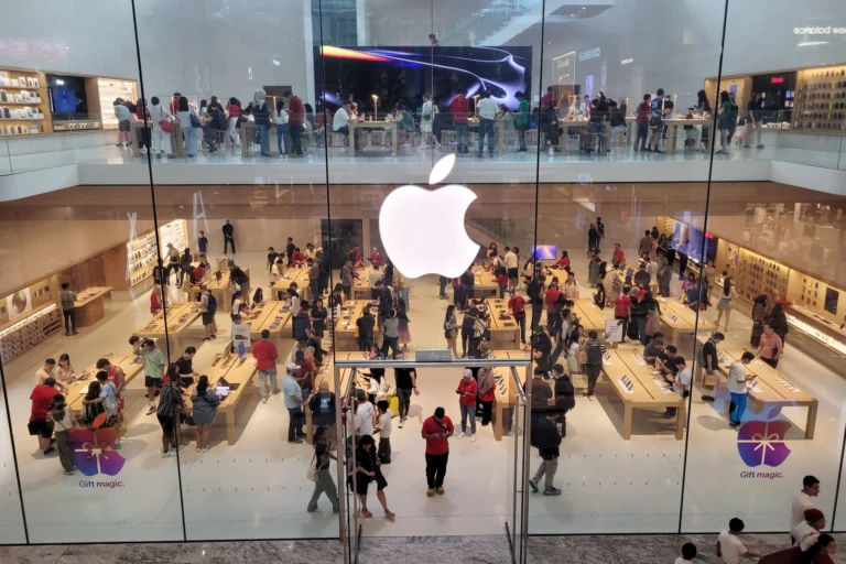 Apple představí nové iPhony ve středu 9. září: Data ale hlásí, že poptávka Čechů slábne