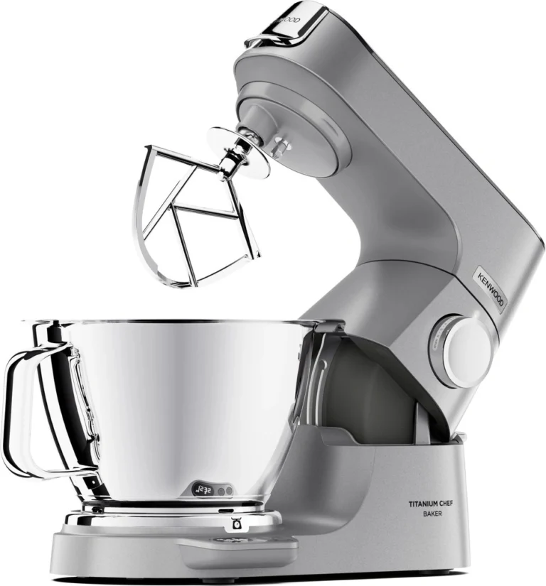 Kenwood Titanium Chef Baker se zvednutým ramenem a K-metlou