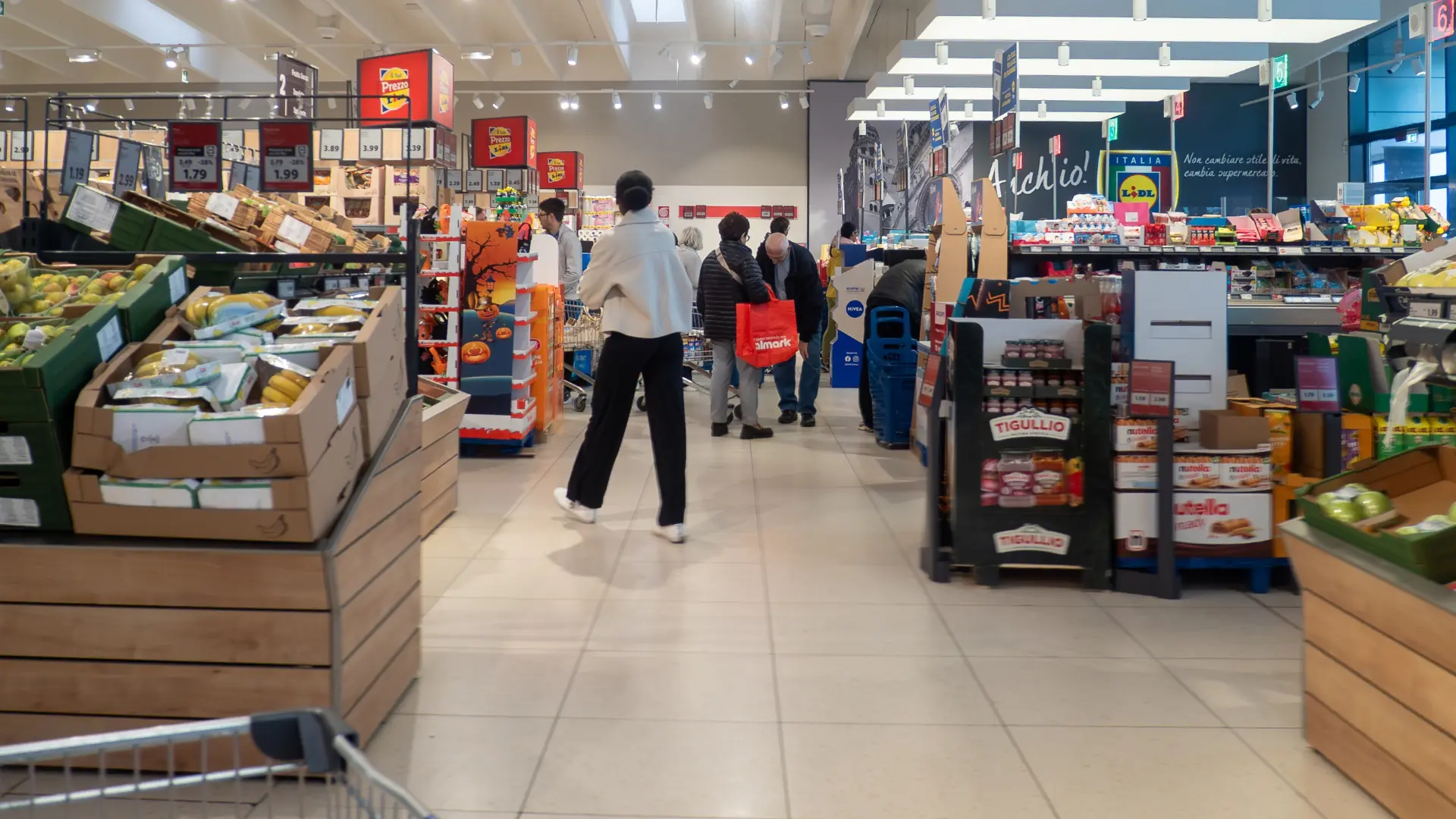 Potraviny už supermarketům nevydělávají nejvíc (2026): Sázejí na nářadí, elektro a&nbsp;domácí potřeby