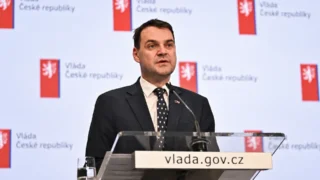 První 3 dny nemoci bez výplaty? Macinka chce vrátit karenční dobu, na své straně má i&nbsp;opoziční ODS