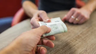 Příspěvek na psychoterapii u&nbsp;6 pojišťoven (2026): OZP nabízí až 10&nbsp;000&nbsp;Kč, ČPZP letos částku zdvojnásobila