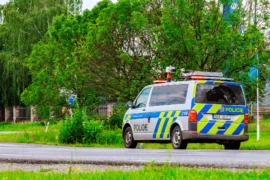 Smí se policisté při měření rychlosti skrývat? Je to legální, podle experta se ale lze pokutě bránit