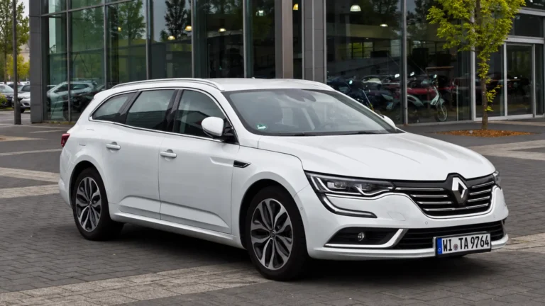 Poklad z&nbsp;autobazarů: Renault Talisman Grandtour se solidní výbavou seženete od 153 tisíc, cenou trumfne i&nbsp;Superb
