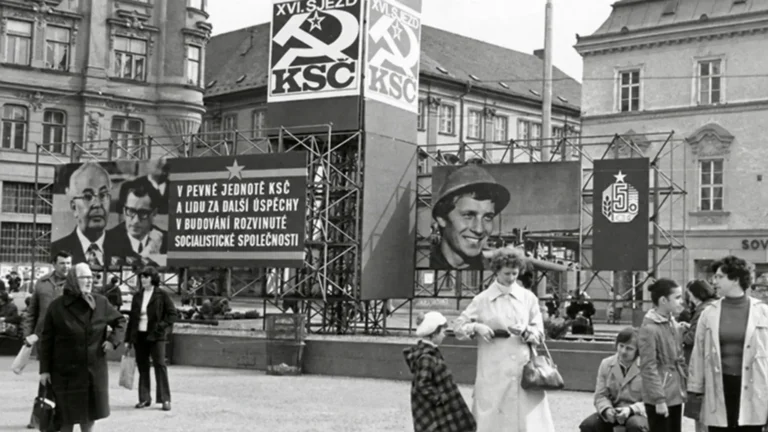 Retro kvíz z&nbsp;období socialismu před rokem 1989: Víte, kde se nakupovalo za bony nebo co je Igráček? Otestujte se na 10 otázkách