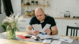 „Skončila mi fixace hypotéky,“ říká čtenář. Kdyby kývl na nabídku banky, zbytečně by přeplatil 30&nbsp;000&nbsp;Kč