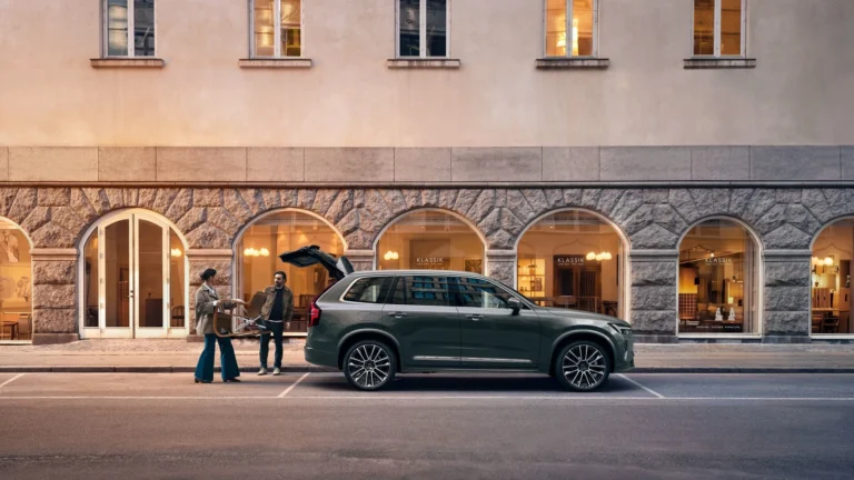 Nové Volvo XC90&nbsp;(2026): Na elektřinu ujede kolem 160&nbsp;km, u&nbsp;dobíjení ale číhá háček