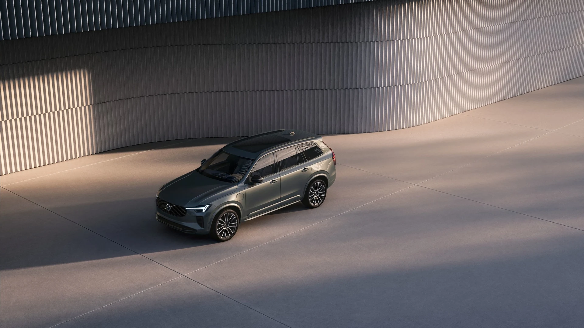 Nové Volvo XC90 plug-in hybrid zepředu