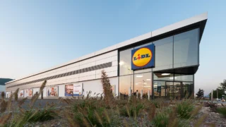 Lidl mění nabídku (2026): Za drogerii ušetříte i&nbsp;bez letáků, prací prášek stojí o&nbsp;60&nbsp;Kč&nbsp;méně. Přibyla nová krmiva