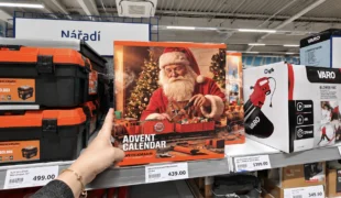 Zašla jsem do Actionu pro adventní kalendáře (Recenze 2026): Letos to není jen čokoláda. Mopsové mají jasno