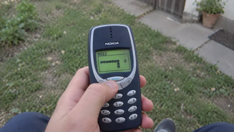 Kvíz pro opravdové znalce mobilů (10 otázek): vzpomenete si na Hada z&nbsp;Nokií a&nbsp;víte, co je to OIS?