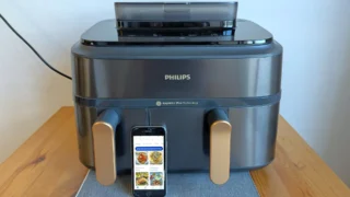 Otestovala jsem horkovzdušnou fritézu Philips Airfryer 5000 Series Dual Basket: Překvapila parními funkcemi