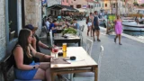 „Do Chorvatska už mě nedostanou,“ tvrdí Češi (2026): Míří do Albánie, kde týden u&nbsp;moře vyjde na 9&nbsp;000&nbsp;Kč