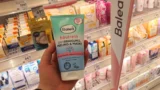 Levná, ale kvalitní kosmetika z&nbsp;dm (2026): Mezi 7 nejlepšími produkty je i&nbsp;zinkový krém za 50&nbsp;Kč&nbsp;a&nbsp;mochi čistič