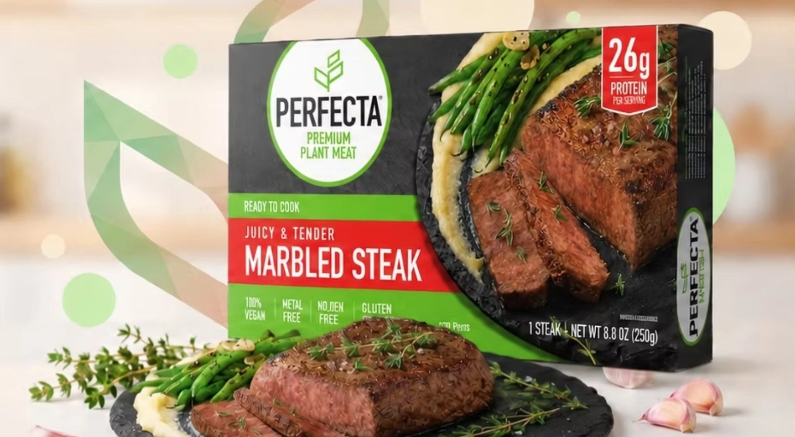 Balení rostlinného steaku Perfecta Marbled Steak a nakrojený steak