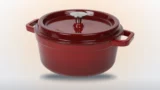 Action prodává litinový hrnec Sola za 499&nbsp;Kč: Spočítali jsme, že Le Creuset vyjde 16&nbsp;až 22krát dráž