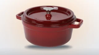 Action prodává litinový hrnec Sola za 499&nbsp;Kč: Spočítali jsme, že Le Creuset vyjde 16&nbsp;až 22krát dráž