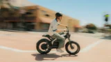 Vypadá jako motorka a&nbsp;jede i&nbsp;bez šlapání: Elektrokolo Segway Xyber Air by bylo v&nbsp;Česku motorovým vozidlem