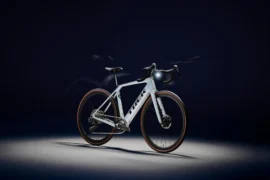 Trek už v&nbsp;Česku prodává své nejlehčí elektrokolo: Domane+ SL váží 11&nbsp;kg, s&nbsp;větší baterií zvládne dojezd 185&nbsp;km