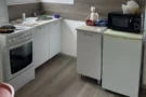 Češi umisťují ledničku špatně, výrobci radí, jak na to: Od trouby nechte 15&nbsp;až 30&nbsp;cm, vadí jí i&nbsp;zima v&nbsp;garáži