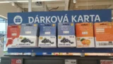 Lidl prodává dárkovou kartu do mobilu (říjen 2026): Jako jediná platí i&nbsp;na e-shopu, srovnali jsme ji se 4 konkurenty