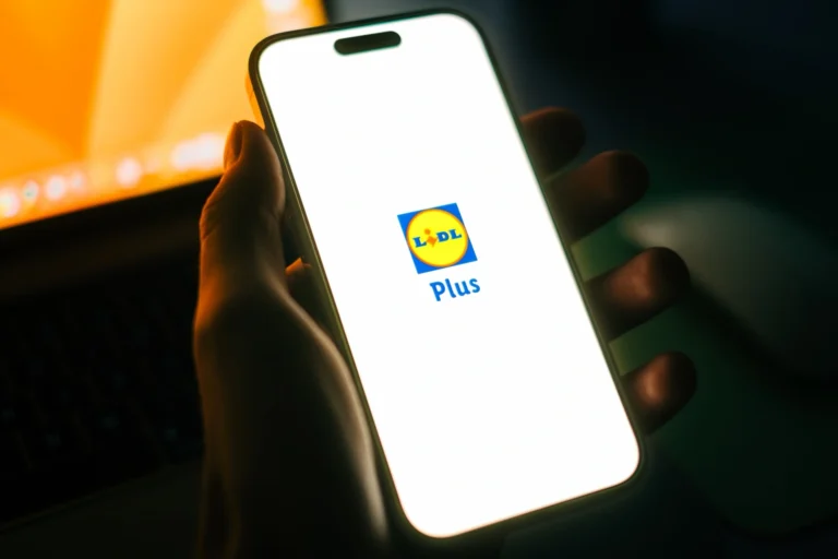 Lidl teď dává body i&nbsp;za nákupy na e-shopu: Připíše je až po měsíci, z&nbsp;dárkové karty za 5&nbsp;000&nbsp;Kč&nbsp;nepřibude ani jeden