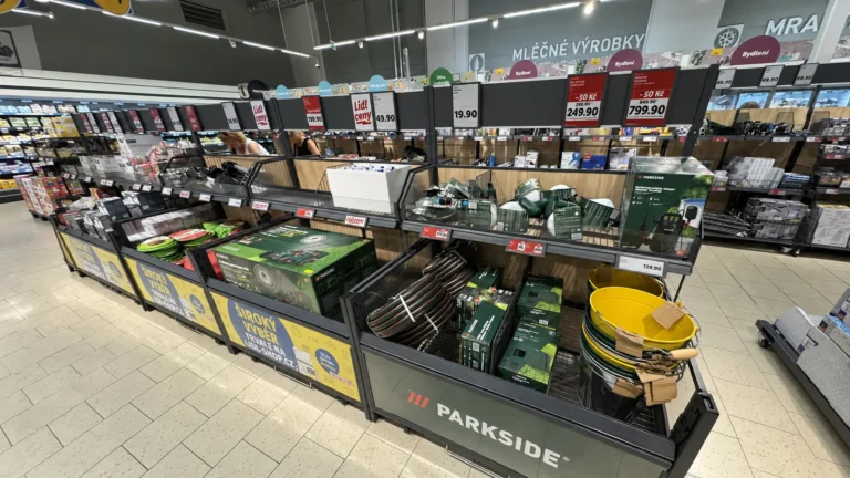 Lidl prodává zátěžovou deku LIVARNO za 799&nbsp;Kč: Má pomoci s&nbsp;usínáním, srovnali jsme ji se 3 konkurenty