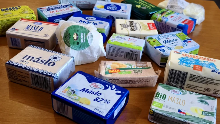 3 nejlepší másla z&nbsp;našeho testu (2026): Levná privátka porazila Madetu i&nbsp;bio konkurenci