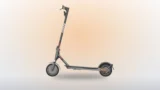 Tahle elektrokoloběžka váží necelých 16&nbsp;kg&nbsp;a&nbsp;s&nbsp;kódem stojí na Alze pod 4&nbsp;500&nbsp;Kč. Takhle levná ještě nebyla